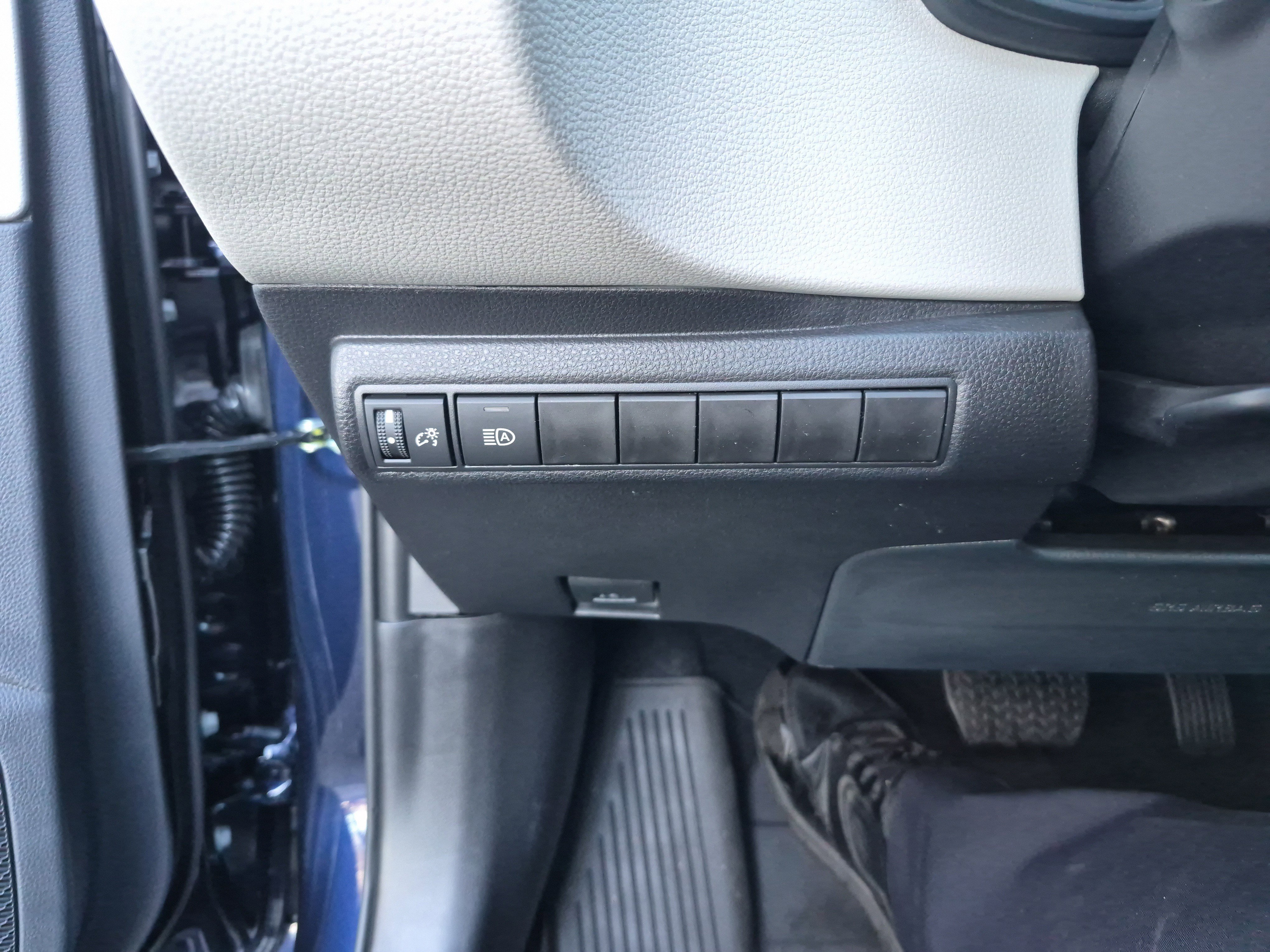 Used 2026 Toyota Corolla LE image 18