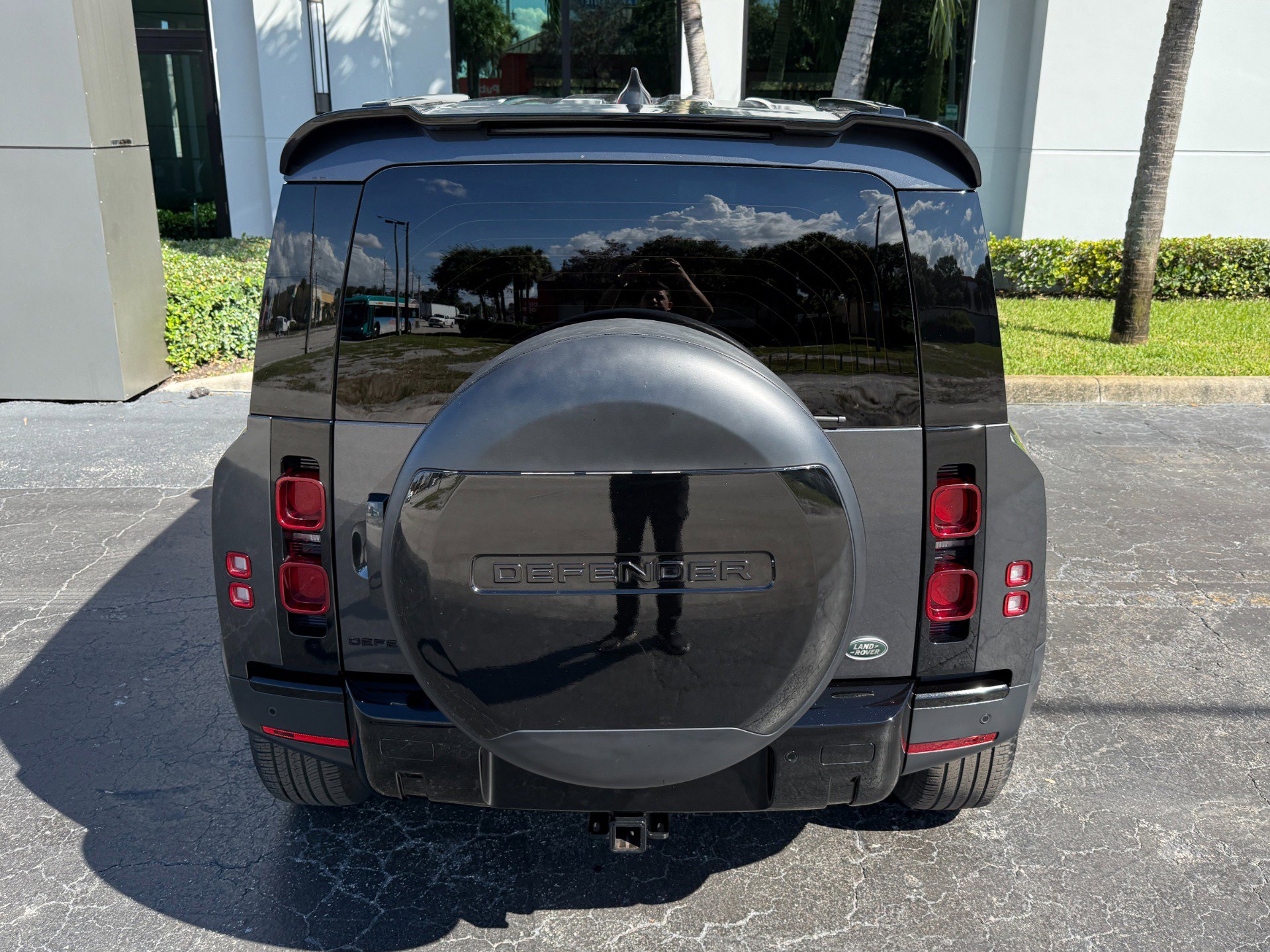 Used 2023 Land Rover Defender 90 S image 18