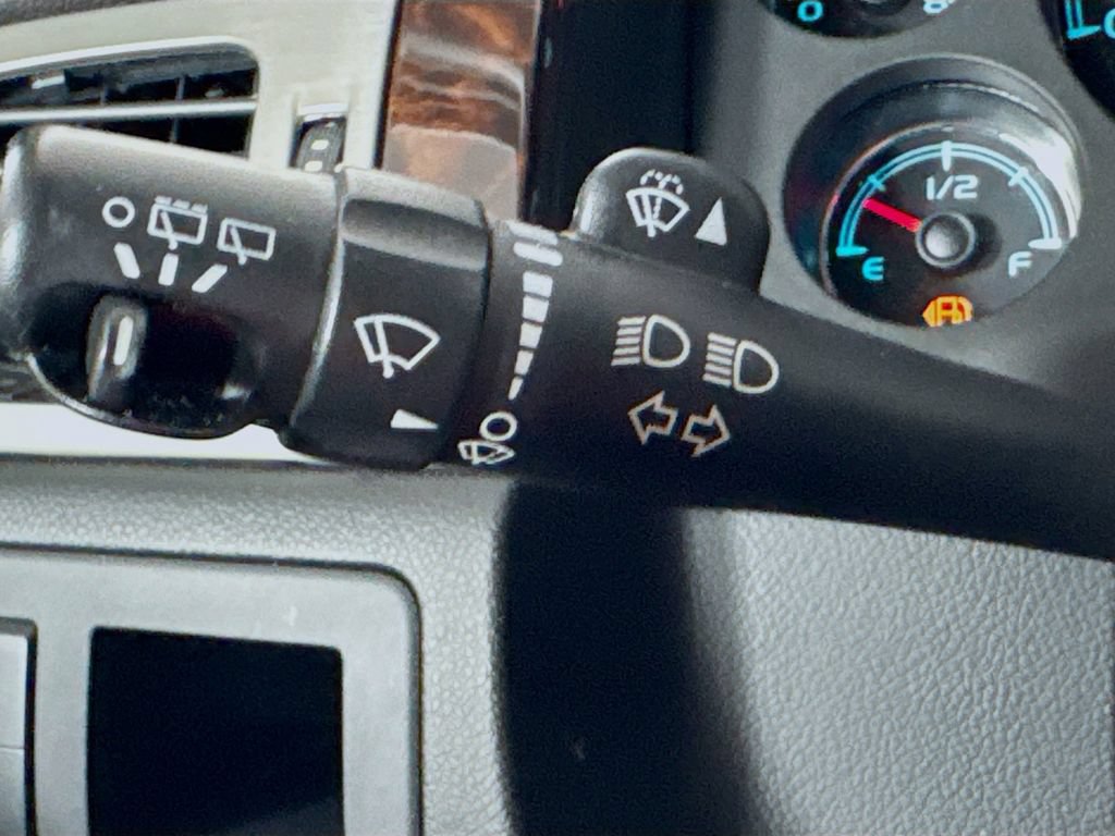 Used 2013 GMC Yukon Denali RWD image 12