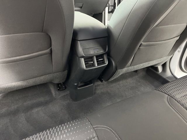 Used 2025 Chevrolet Equinox LT FWD image 39