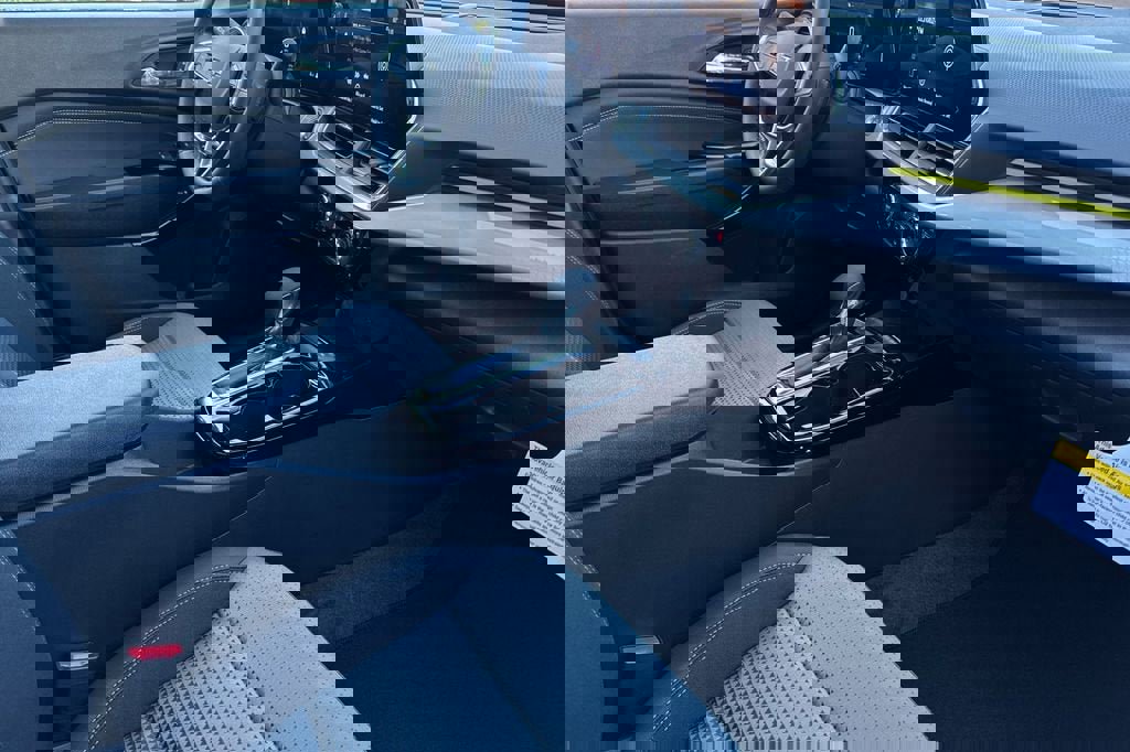 New 2026 Chevrolet Trax LT w/ Sunroof Package image 16