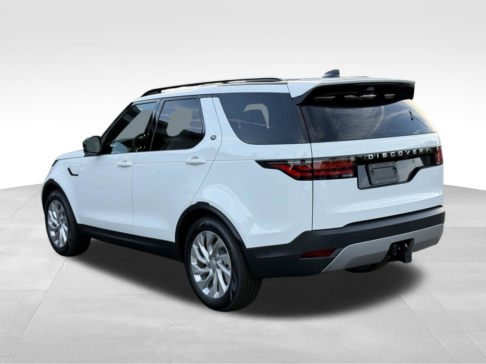 New 2026 Land Rover Discovery S AWD/4WD image 3
