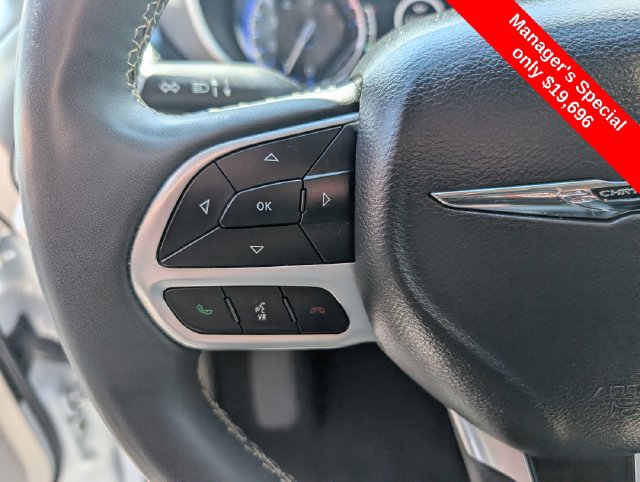 Used 2024 Chrysler Pacifica Touring-L FWD image 10