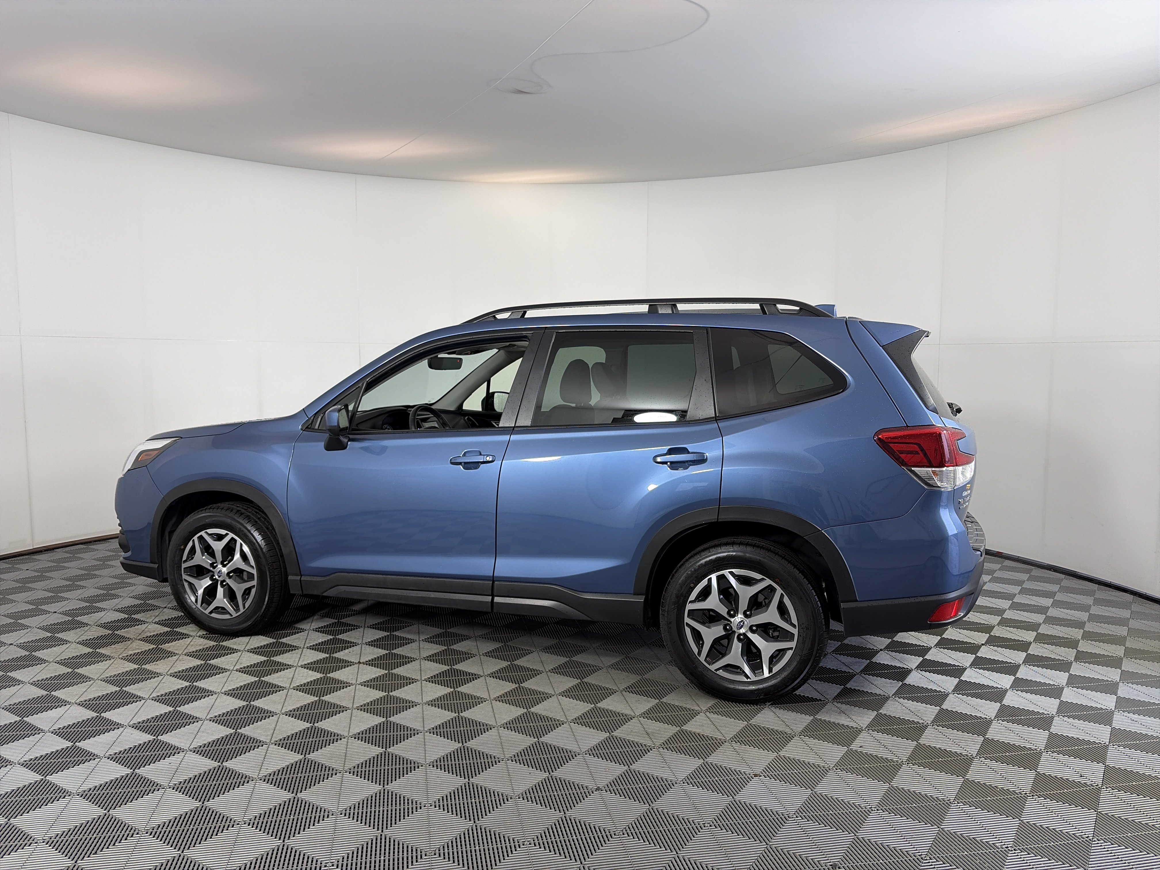 Used 2022 Subaru Forester Premium w/ Popular Package #1 AWD/4WD image 8