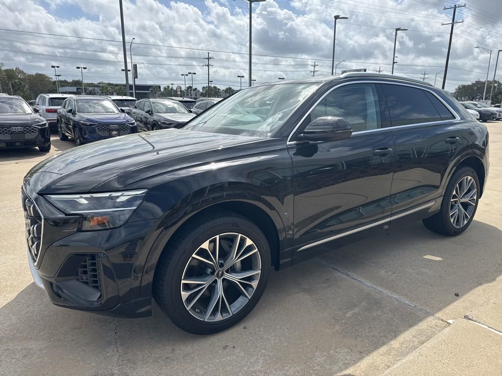 Used 2025 Audi Q8 Premium w/ Convenience Package image 5