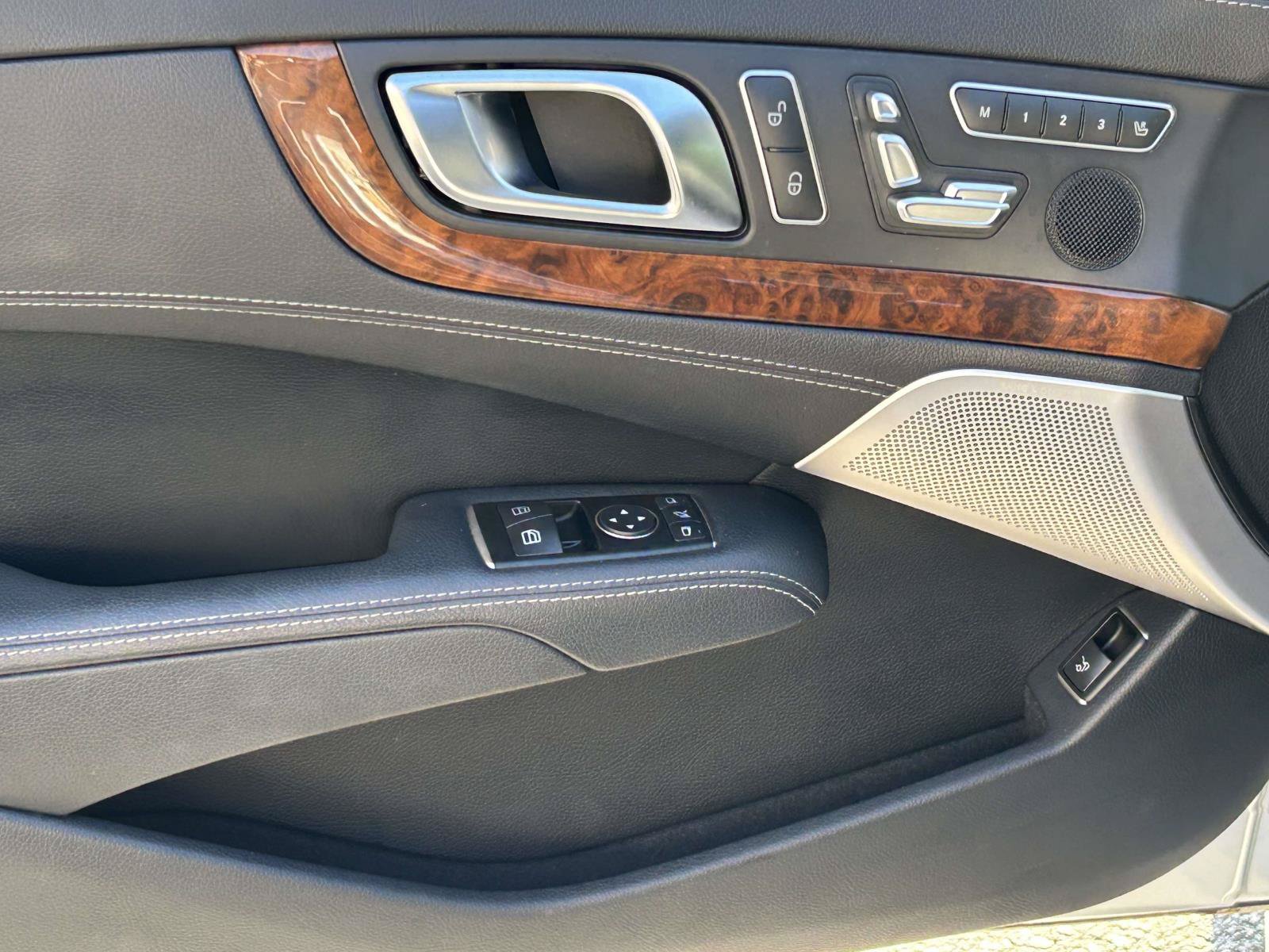 Used 2013 Mercedes-Benz SL 550 image 26