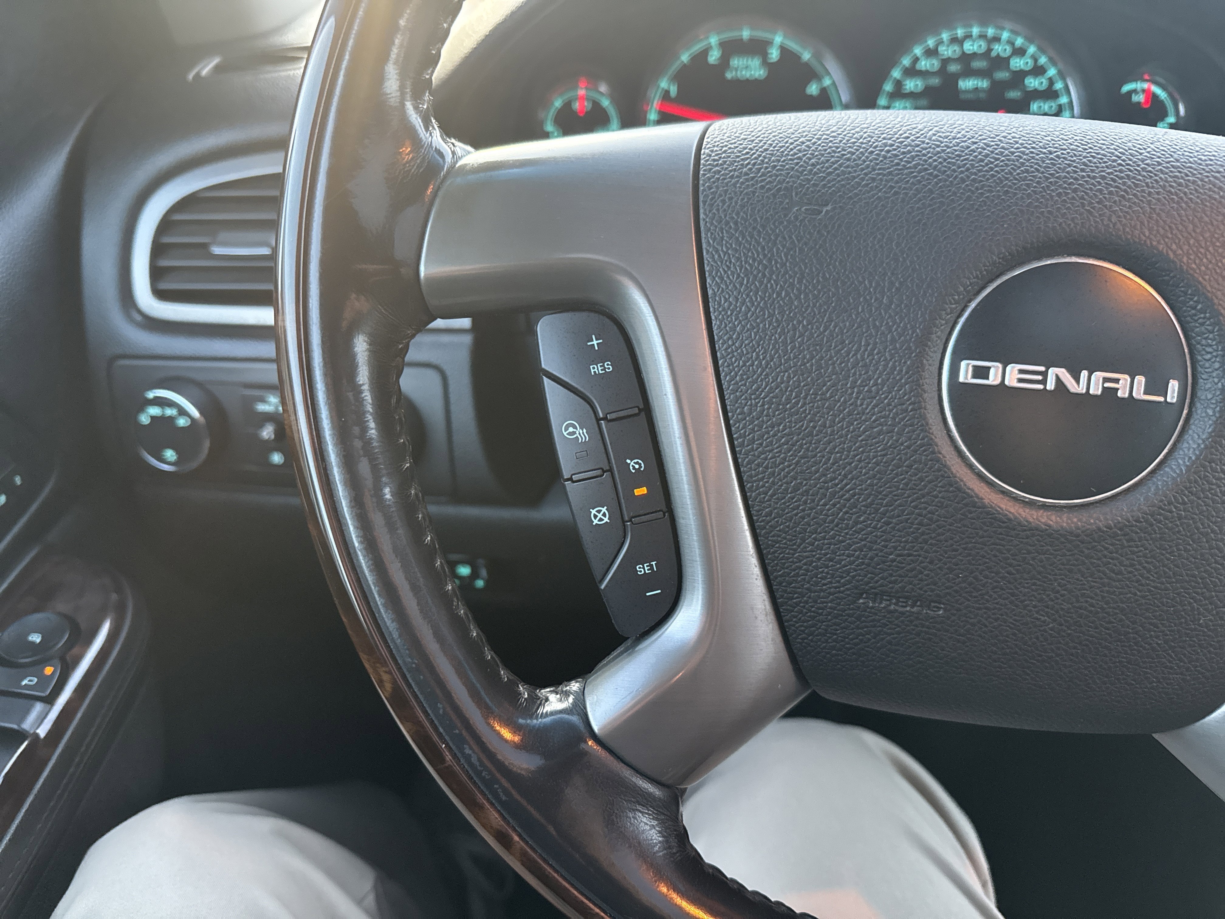 Used 2012 GMC Sierra 3500 Denali image 18