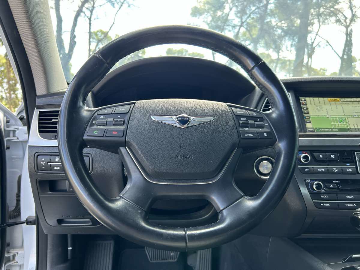 Used 2018 Genesis G80 3.8 RWD image 13