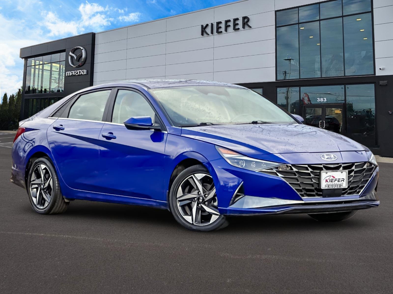 Used 2023 Hyundai Elantra Limited w/ Winter Weather Package image 2