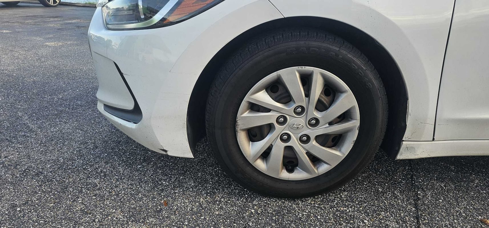 Used 2018 Hyundai Elantra SE FWD image 12