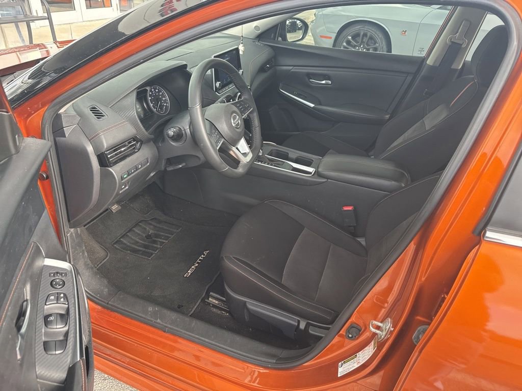 Used 2023 Nissan Sentra SR w/ Electronics Package FWD image 5
