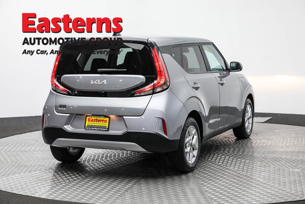 Used 2023 Kia Soul LX w/ Option Group 015 image 5