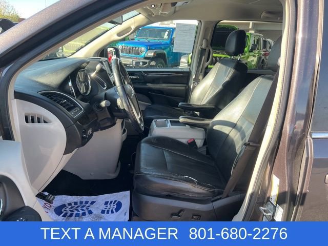 Used 2015 Chrysler Town & Country Touring FWD image 10
