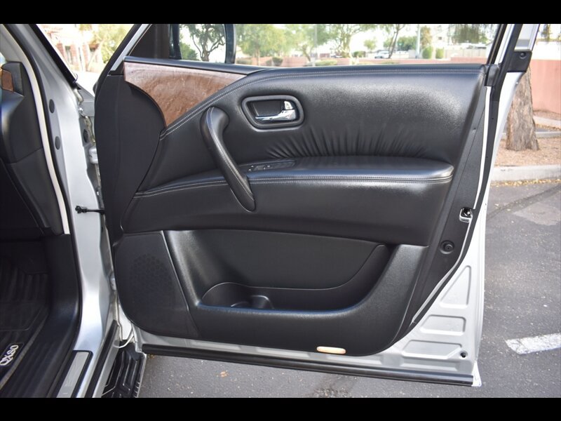 Used 2017 INFINITI QX80 2WD image 36