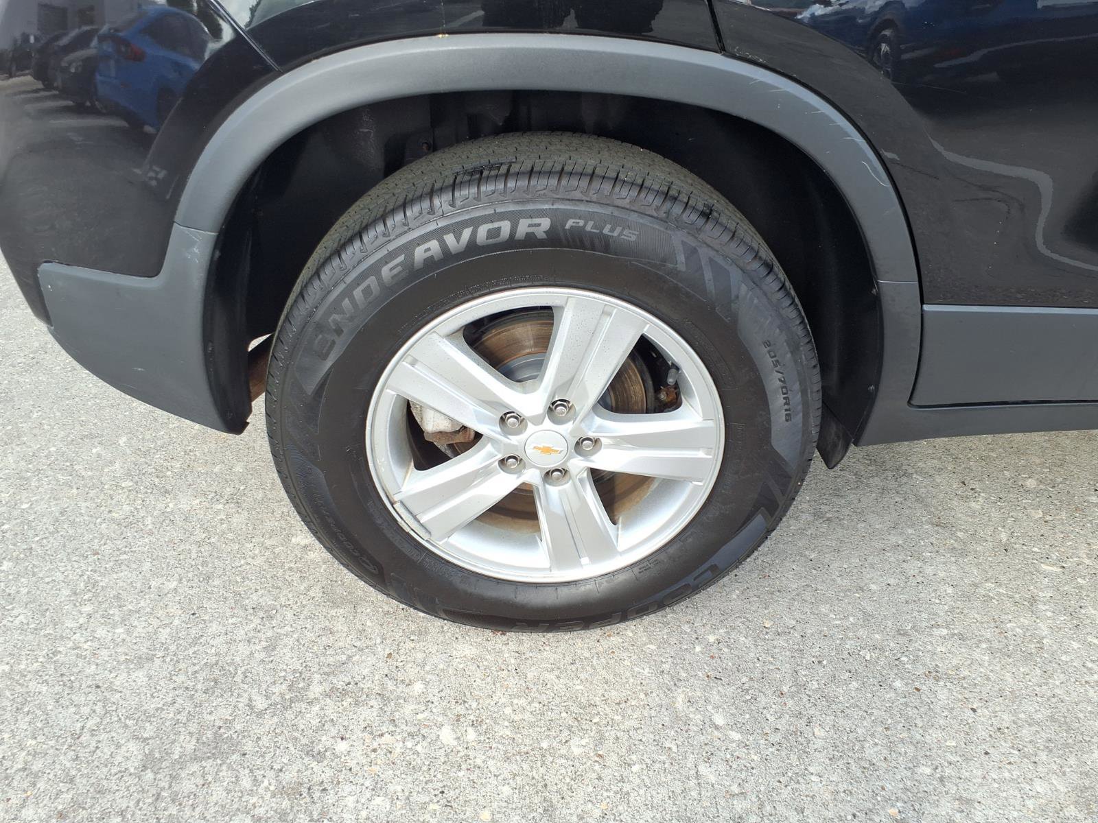 Used 2019 Chevrolet Trax LT w/ LT Convenience Package image 26