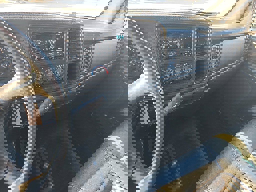 Used 2001 Chevrolet Silverado 2500 LS w/ Off-Road Skid Plate Pkg image 11