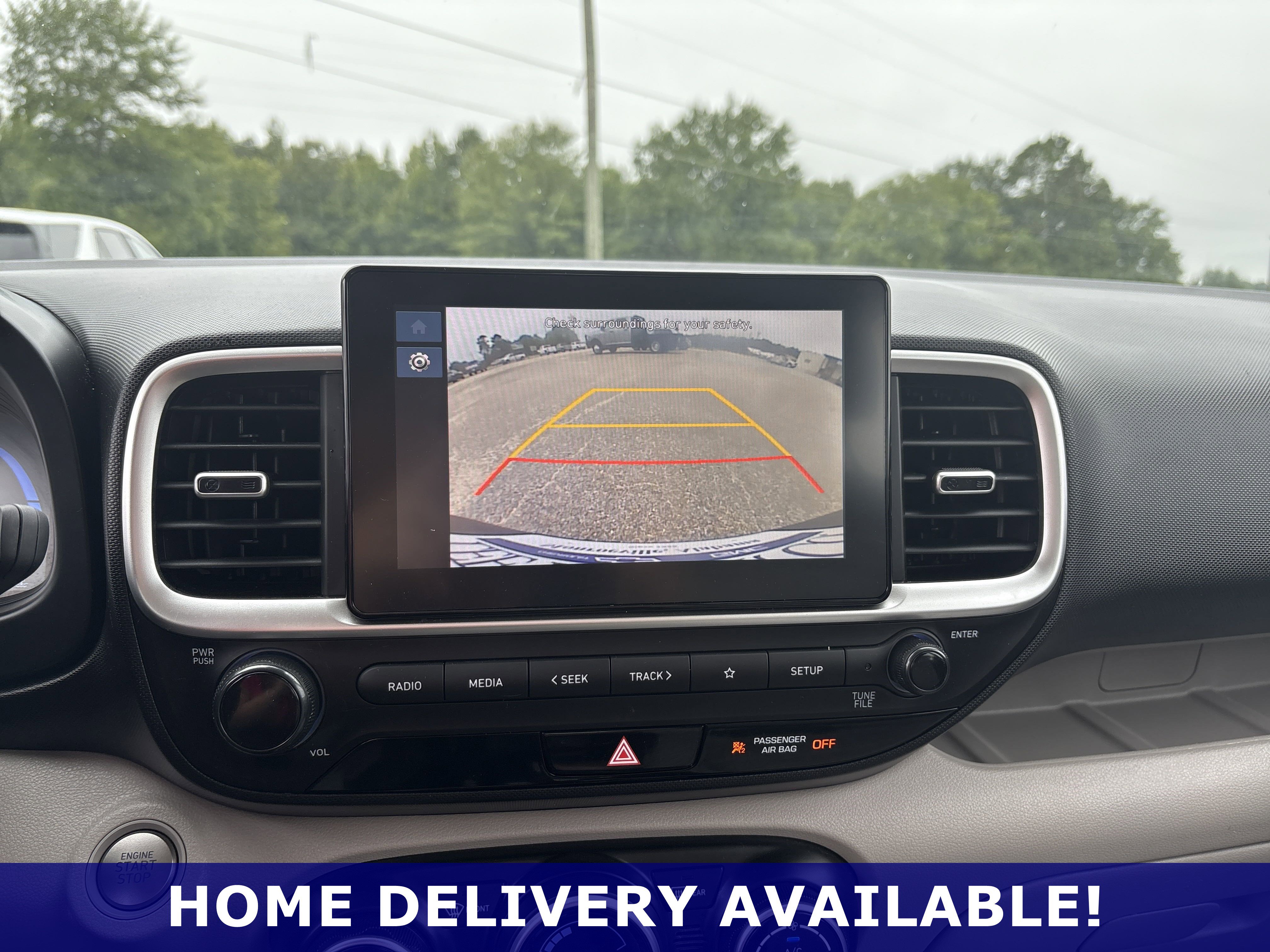 Used 2025 Hyundai Venue SEL image 15
