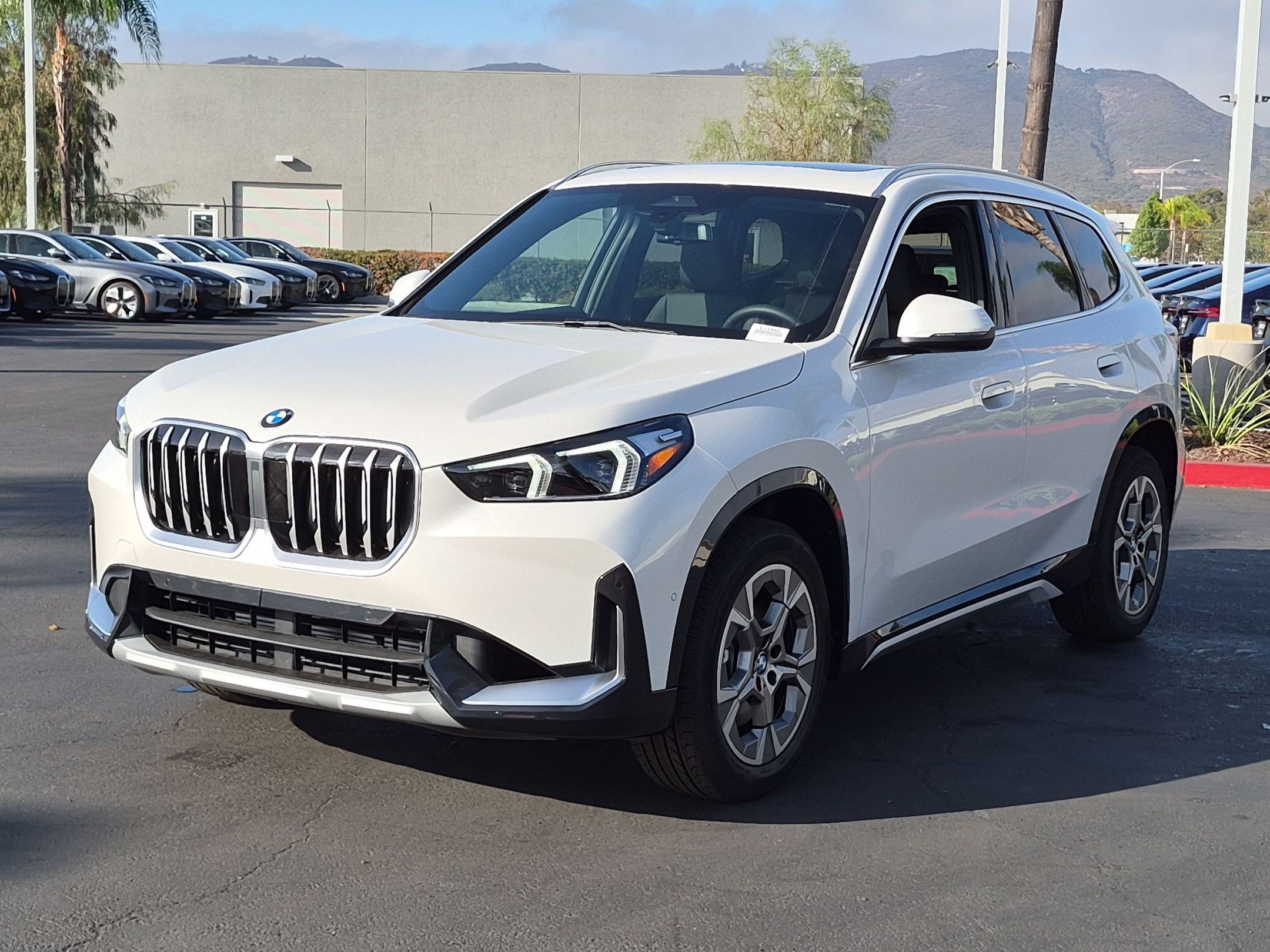 New 2027 BMW X1 xDrive28i AWD/4WD image 5