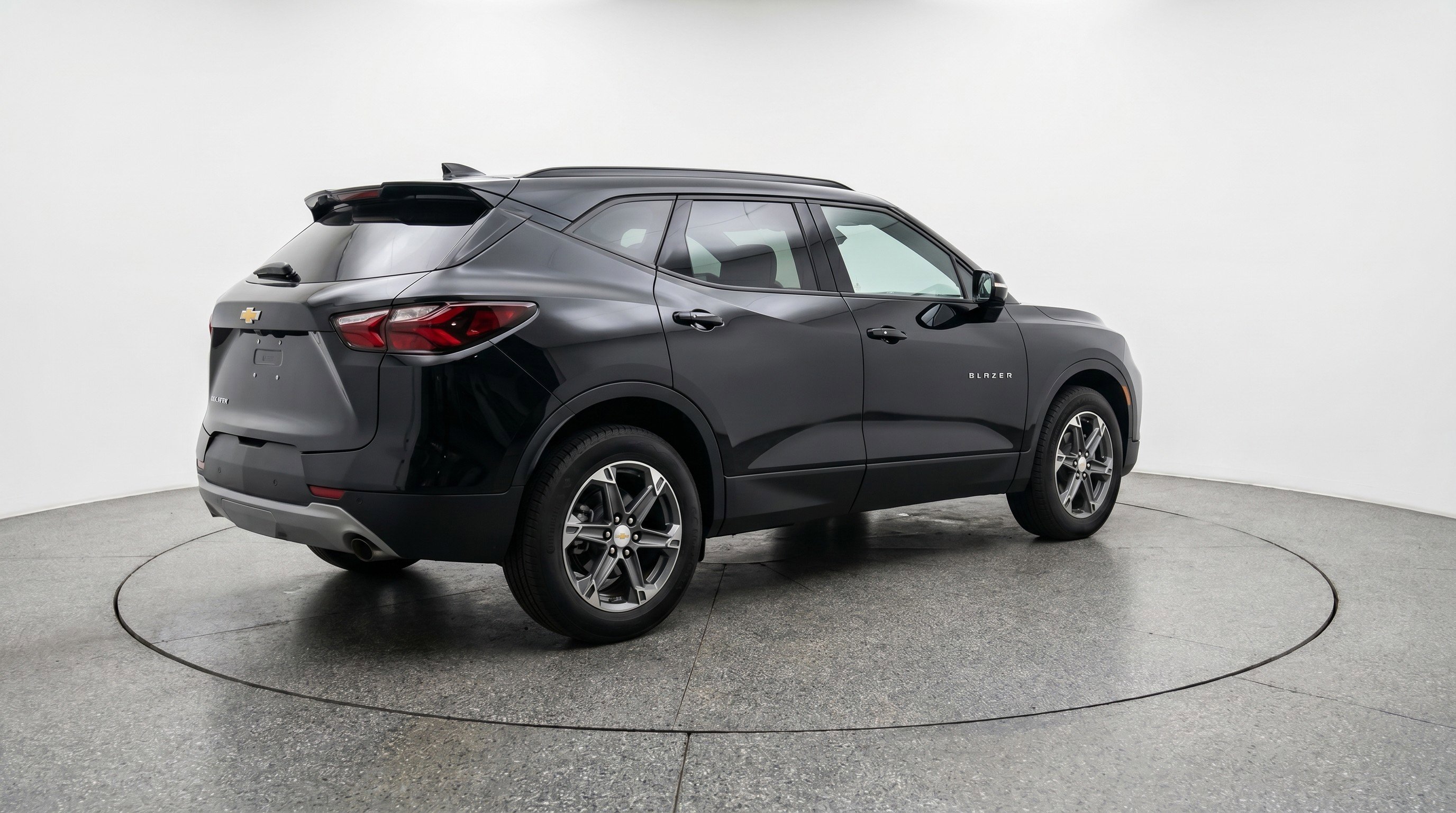 Used 2025 Chevrolet Blazer LT FWD image 9