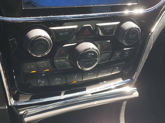 Used 2020 Jeep Grand Cherokee Trailhawk w/ Trailhawk Luxury Group AWD/4WD image 30
