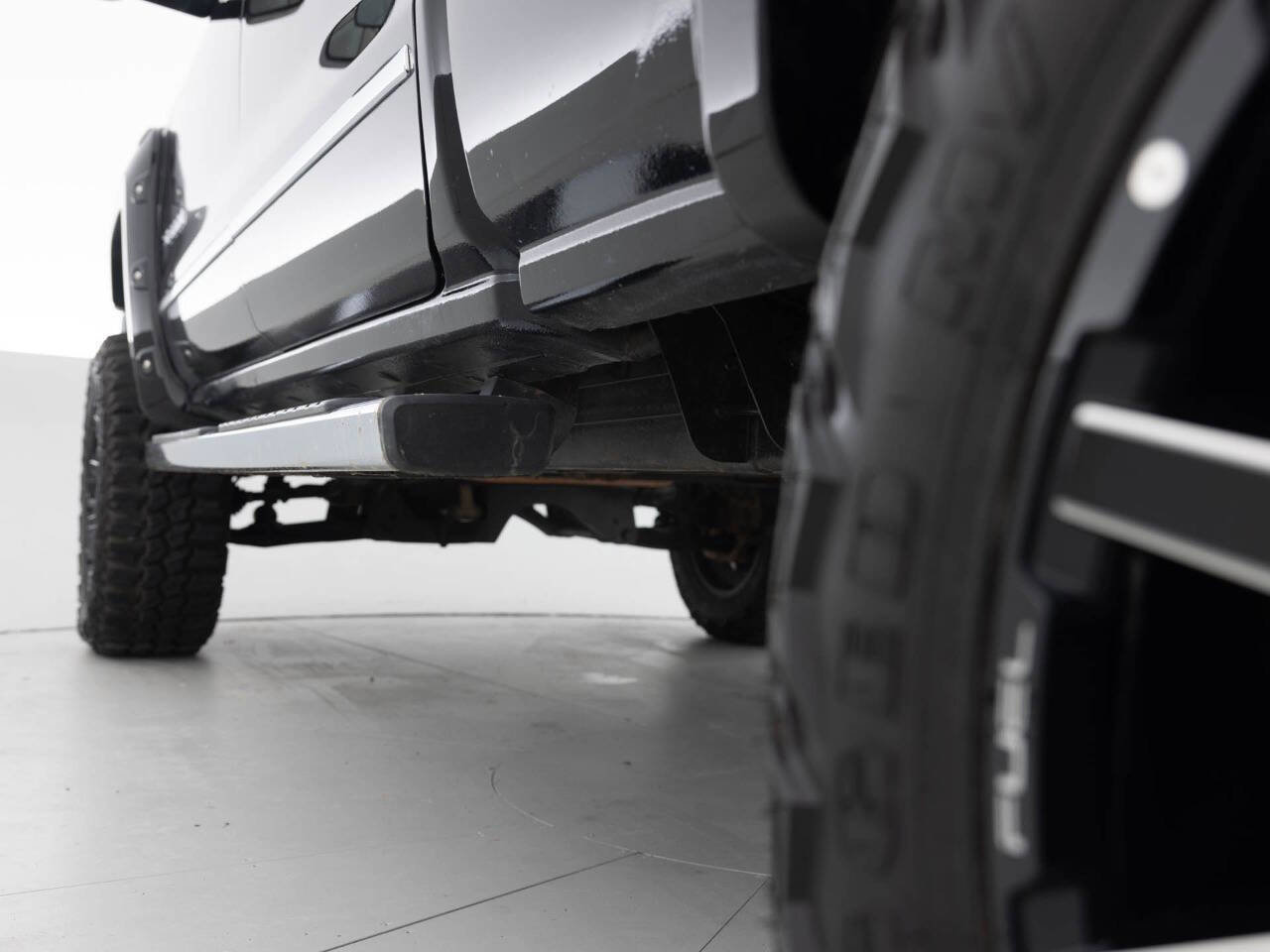 Used 2014 GMC Sierra 1500 SLT w/ SLT Crew Cab Value Package image 17