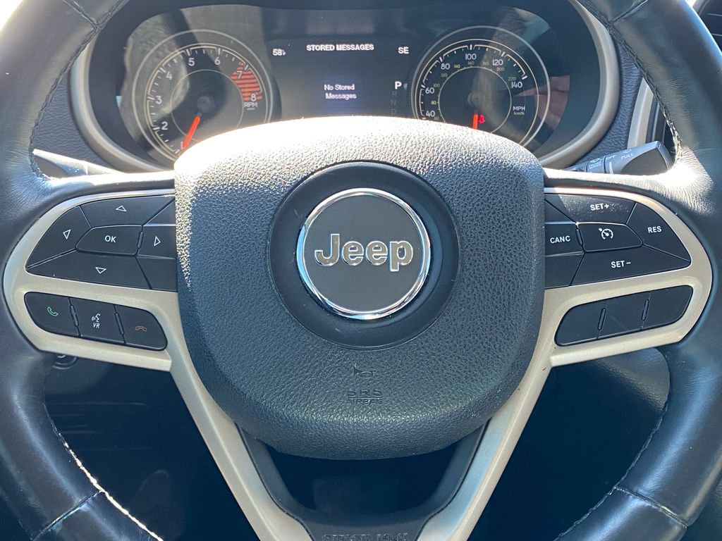 Used 2017 Jeep Cherokee Limited w/ Luxury Group AWD/4WD image 28