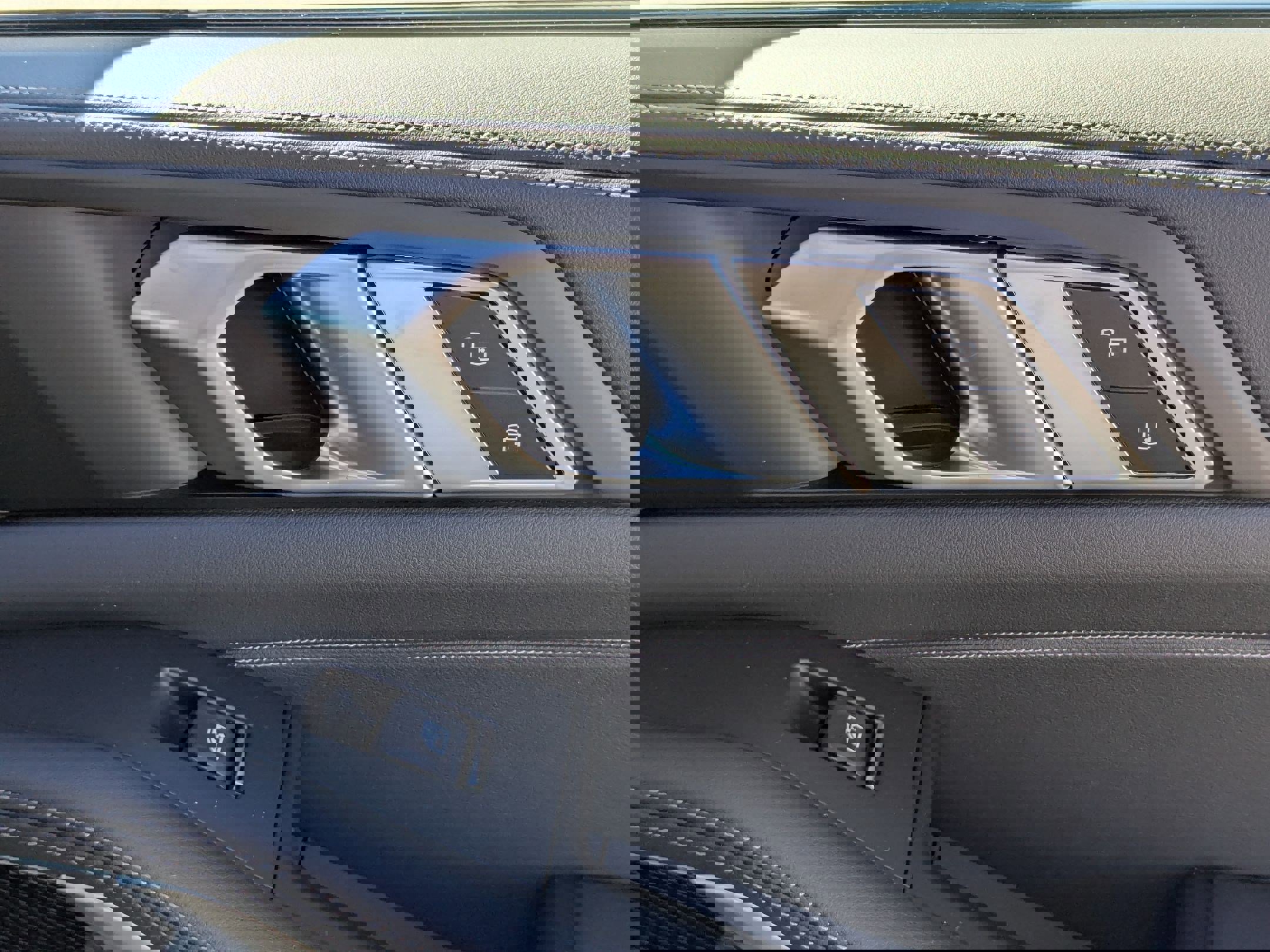 New 2026 BMW X5 xDrive40i w/ M Sport Package image 36