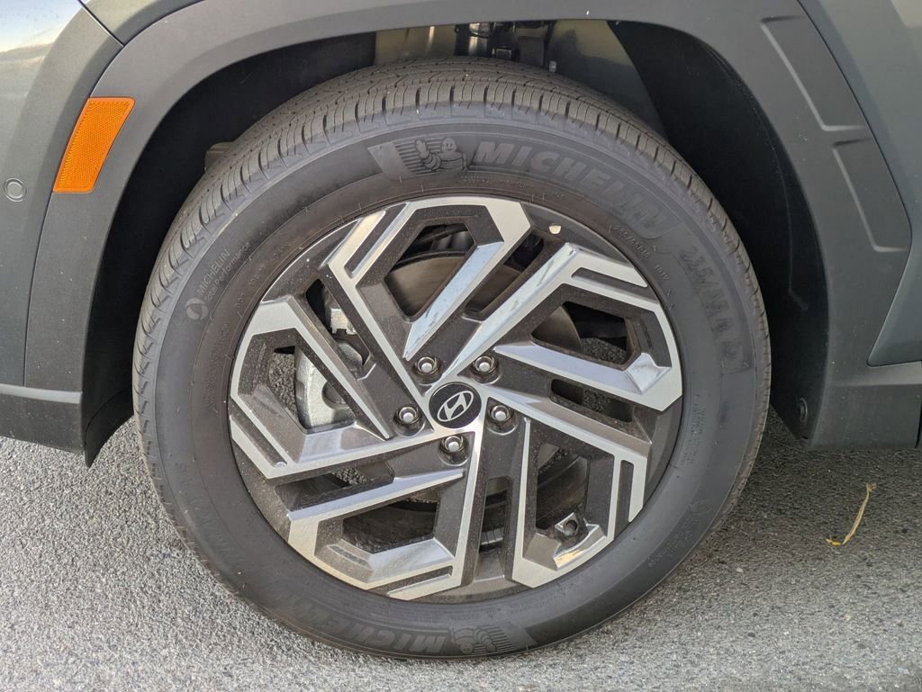 New 2025 Hyundai Tucson Limited image 11