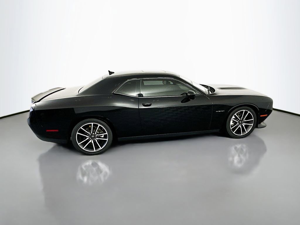 Used 2022 Dodge Challenger R/T w/ Plus Package image 8