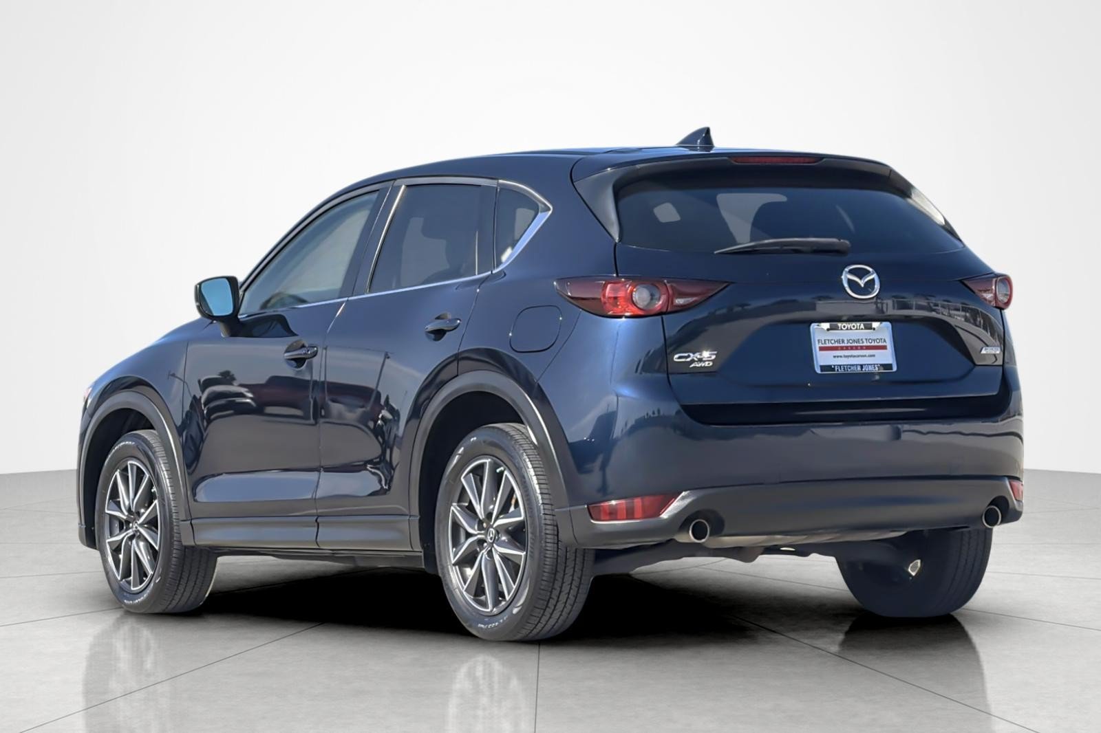 Used 2018 MAZDA CX-5 Touring w/ Preferred Equipment Package AWD/4WD image 3