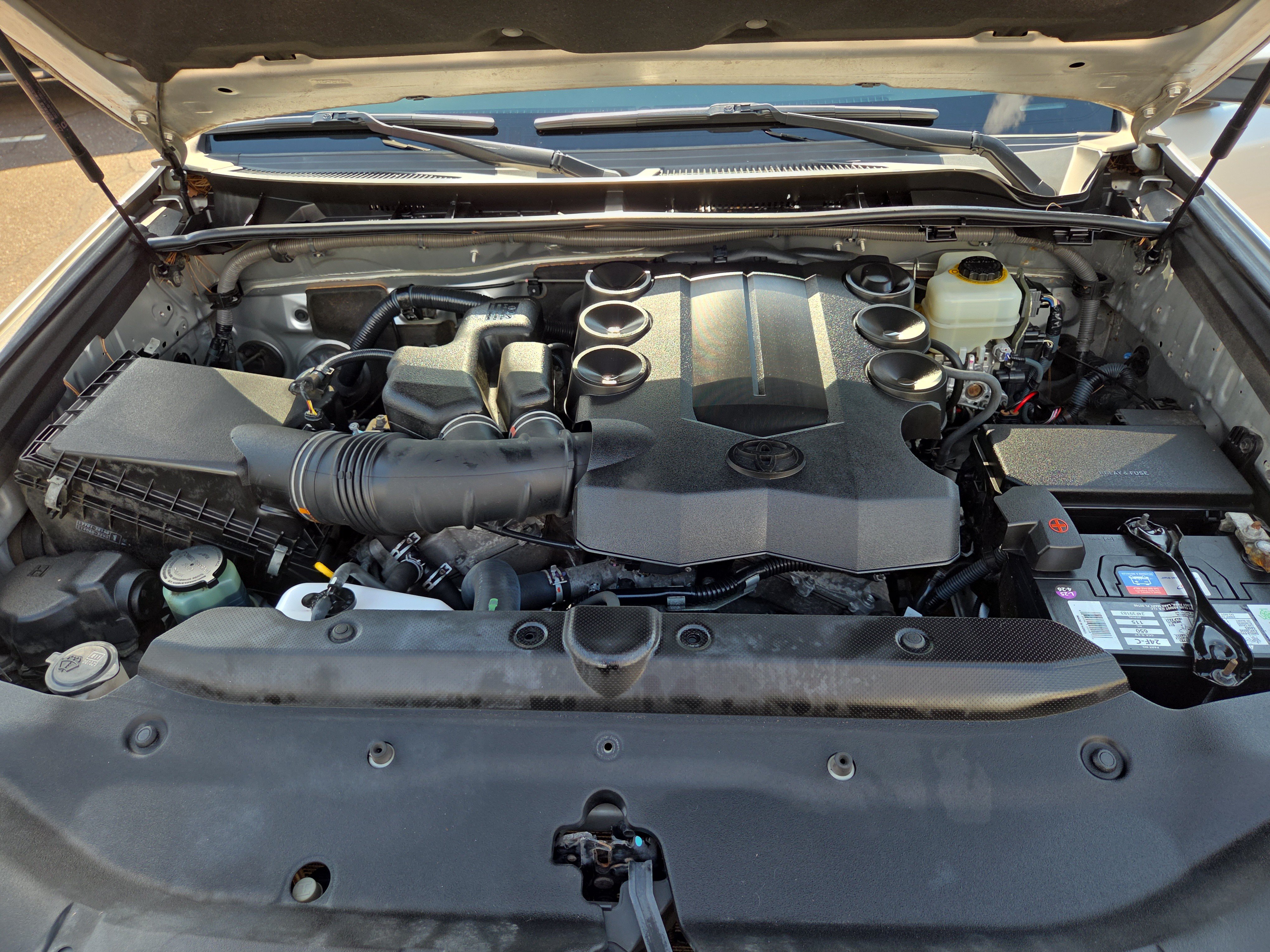 Used 2015 Toyota 4Runner SR5 AWD/4WD image 30