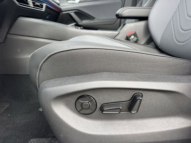 New 2026 Volkswagen Tiguan SE R-Line image 12