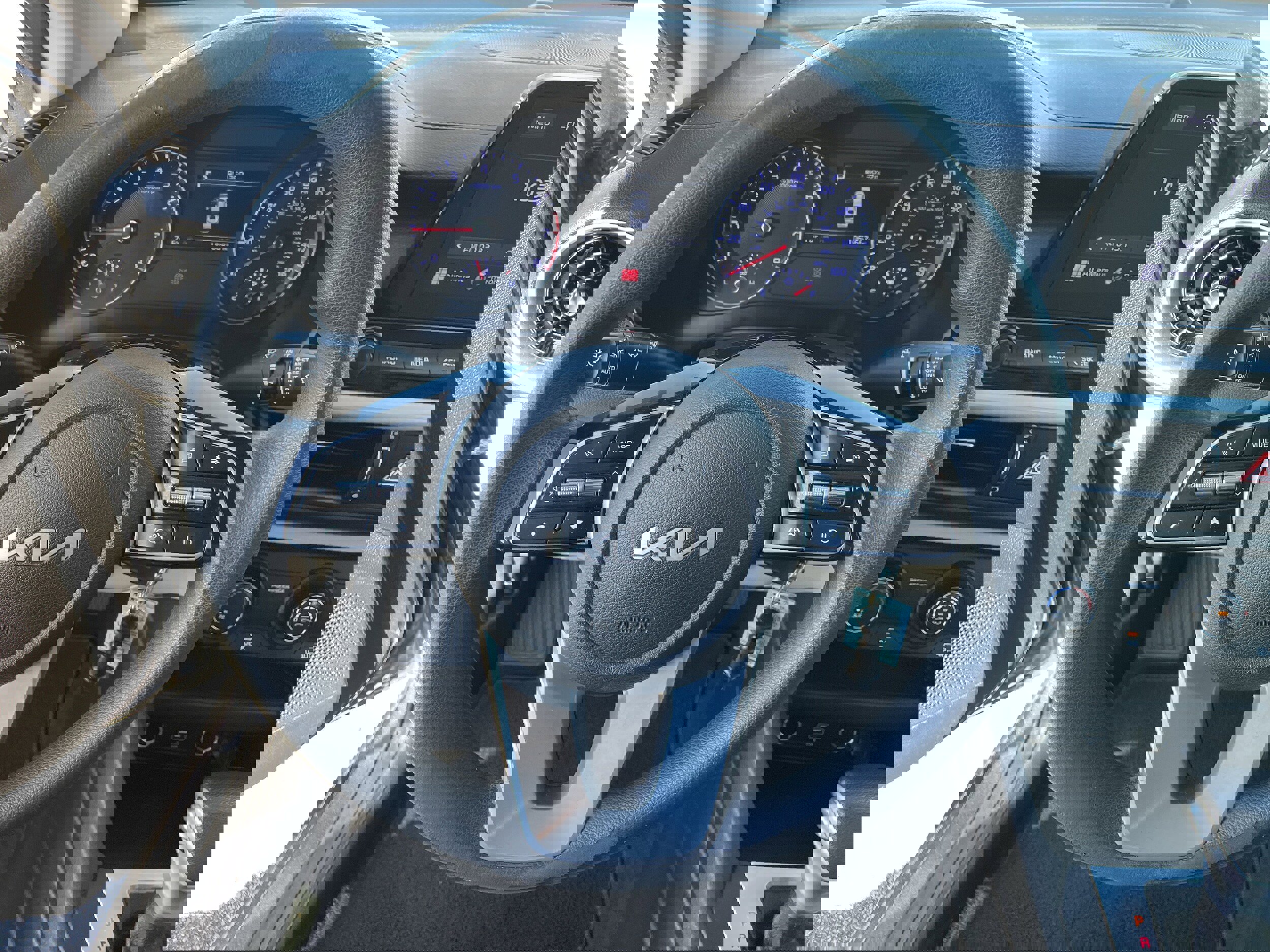 Used 2022 Kia Forte LXS image 27