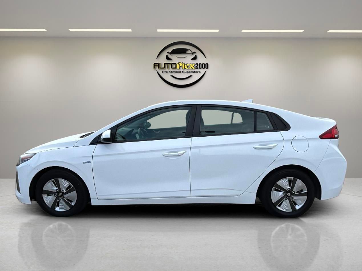 Used 2018 Hyundai Ioniq Blue FWD image 3