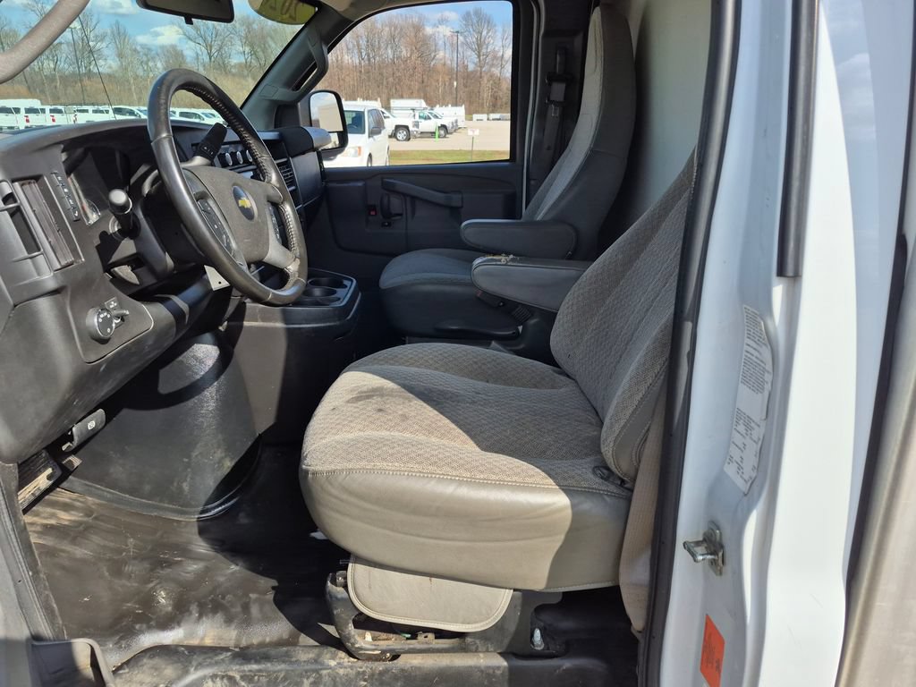 Used 2020 Chevrolet Express 3500 w/ Power Convenience Package RWD image 9