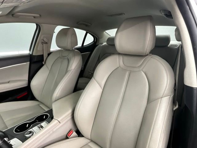 Used 2020 Genesis G70 2.0T image 5