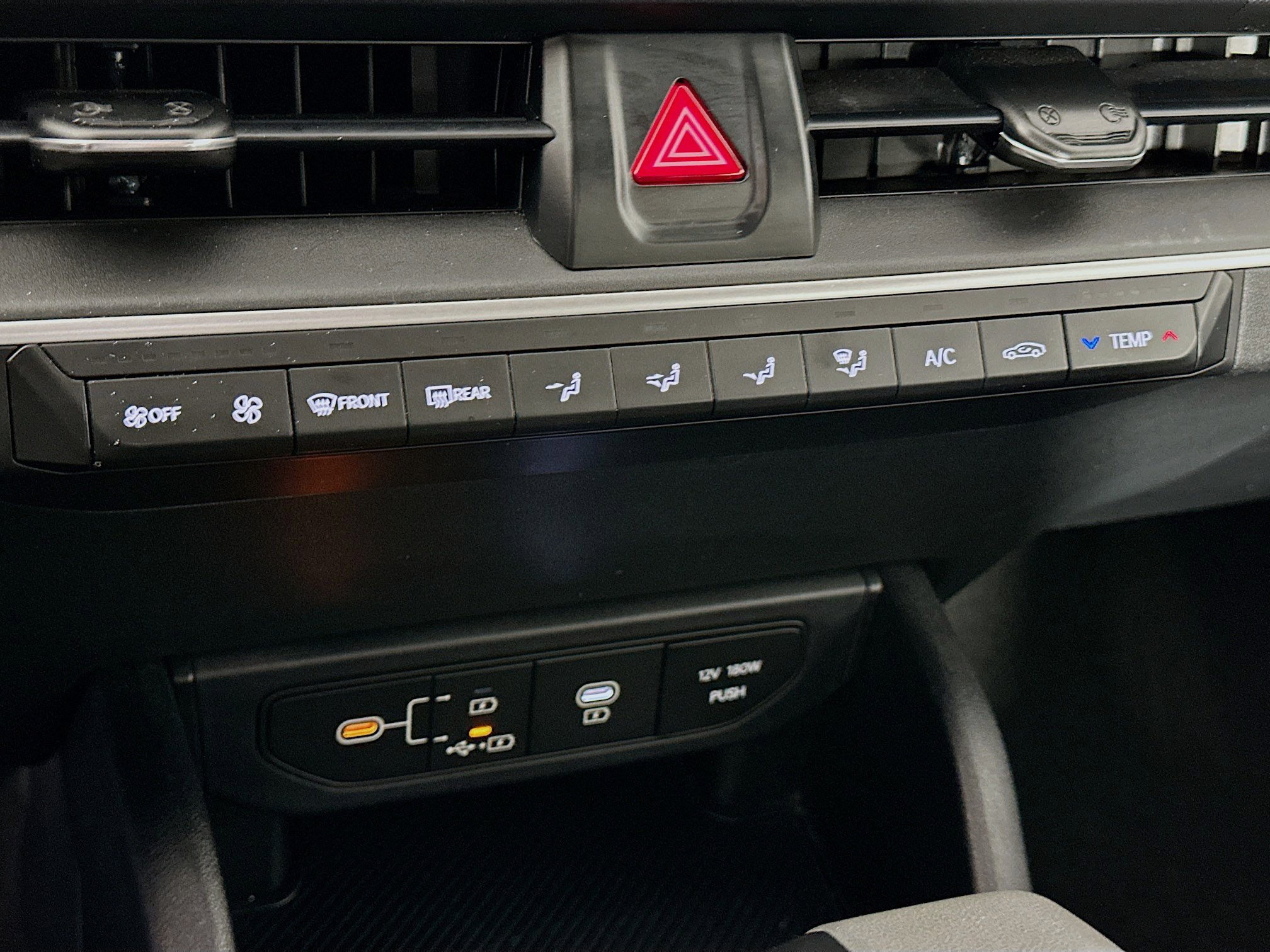 Used 2025 Kia K4 LXS image 23