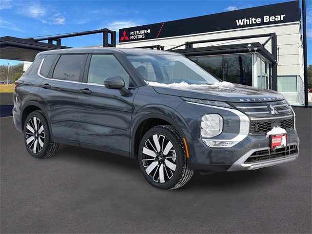 New 2026 Mitsubishi Outlander SE image 1