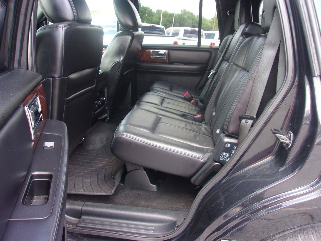 Used 2015 Lincoln Navigator 2WD image 12