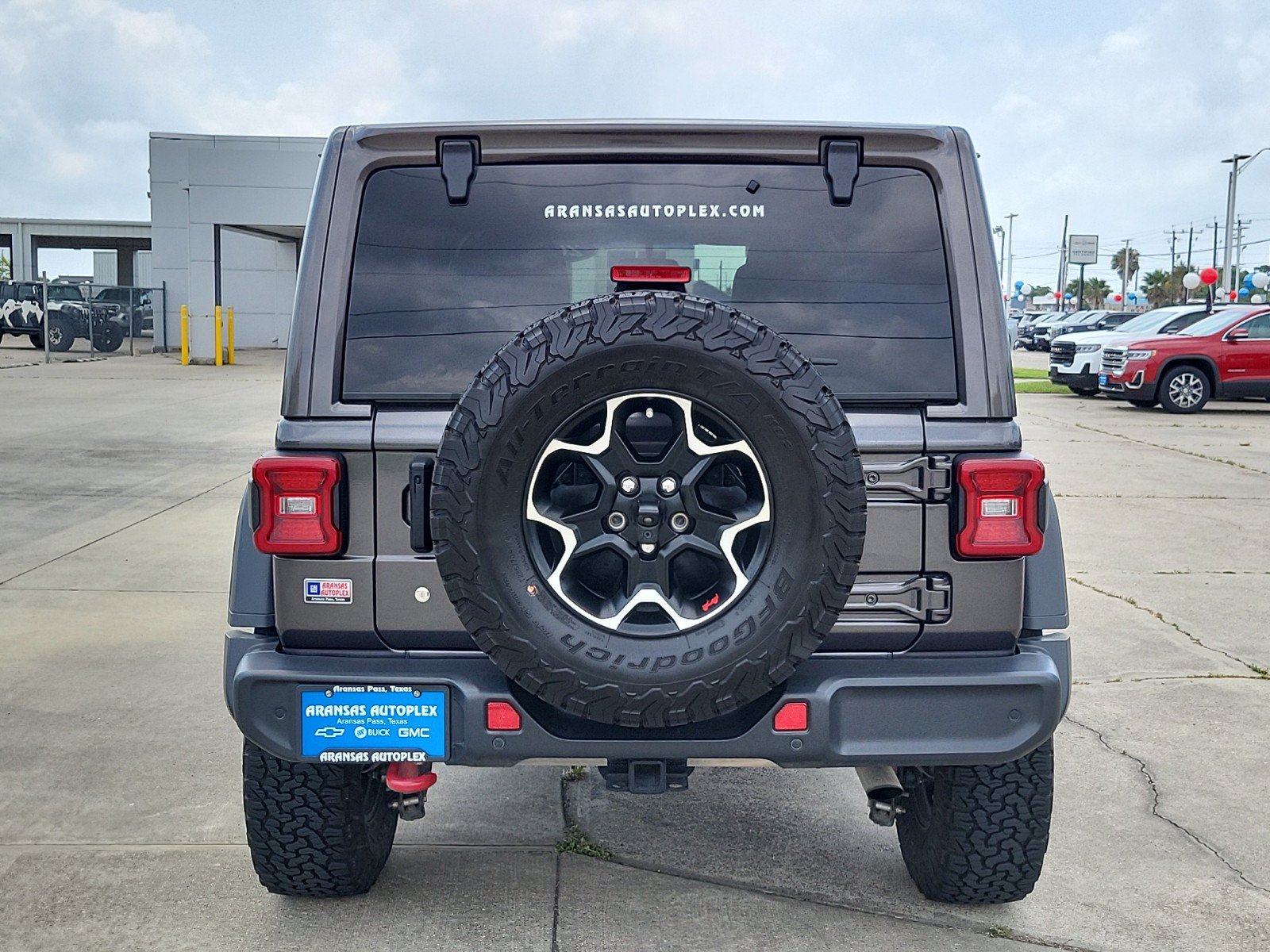 Used 2020 Jeep Wrangler Unlimited Rubicon w/ LED Lighting Group AWD/4WD image 6