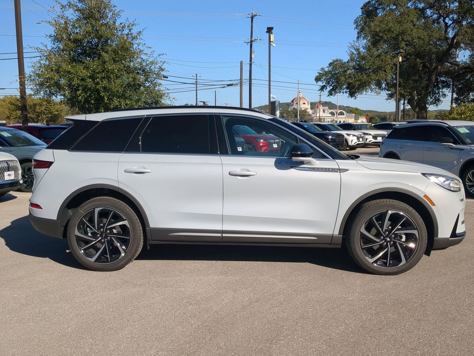 New 2026 Lincoln Corsair Reserve image 2