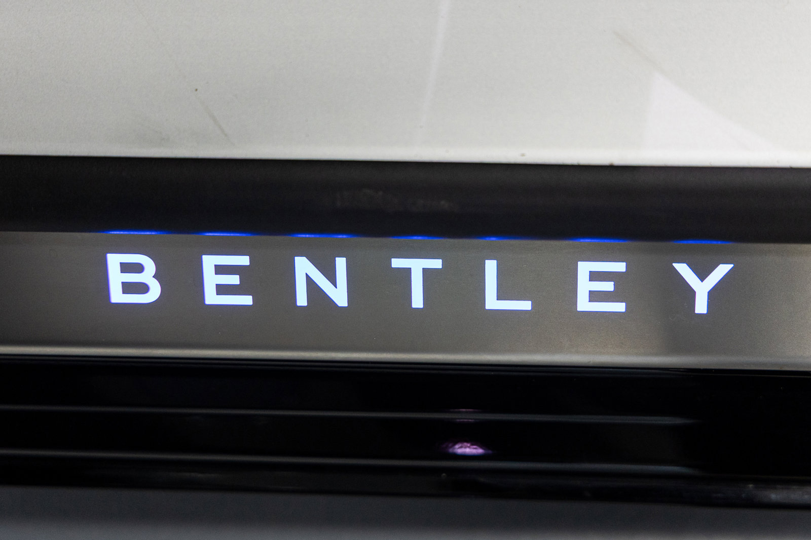 Used 2023 Bentley Flying Spur V8 image 19