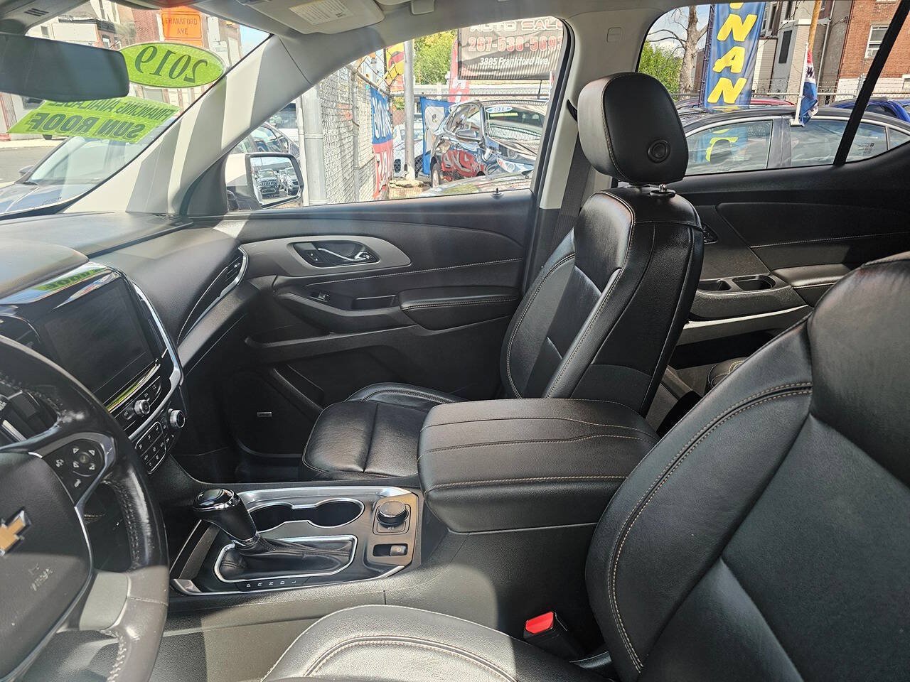 Used 2019 Chevrolet Traverse LT w/ LT Premium Package AWD/4WD image 11