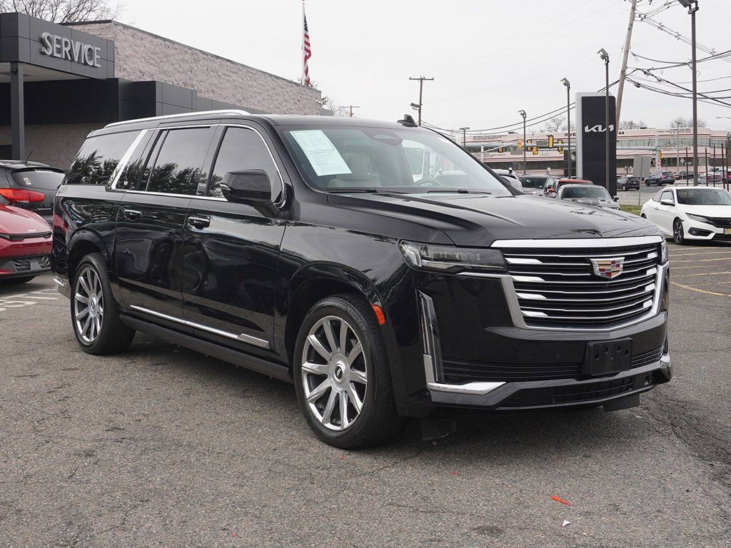 Used 2023 Cadillac Escalade ESV Premium Luxury Platinum w/ Heavy-Duty Trailer Package image 2