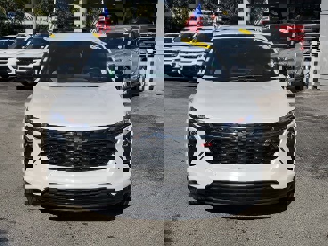 Used 2024 Chevrolet Trax RS image 2