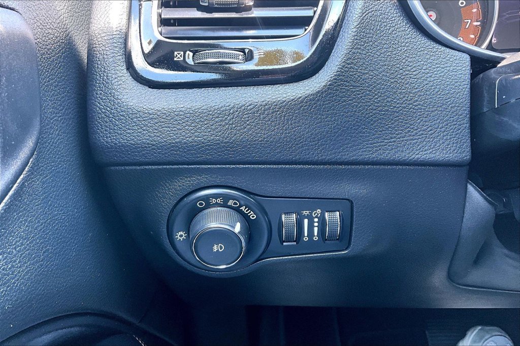Used 2019 Jeep Compass Limited AWD/4WD image 15