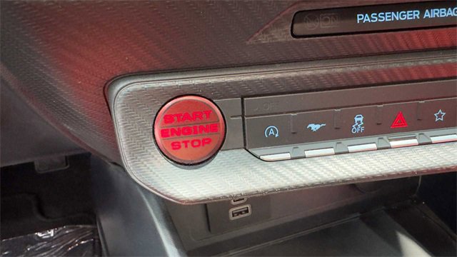 Used 2025 Ford Mustang Coupe image 23
