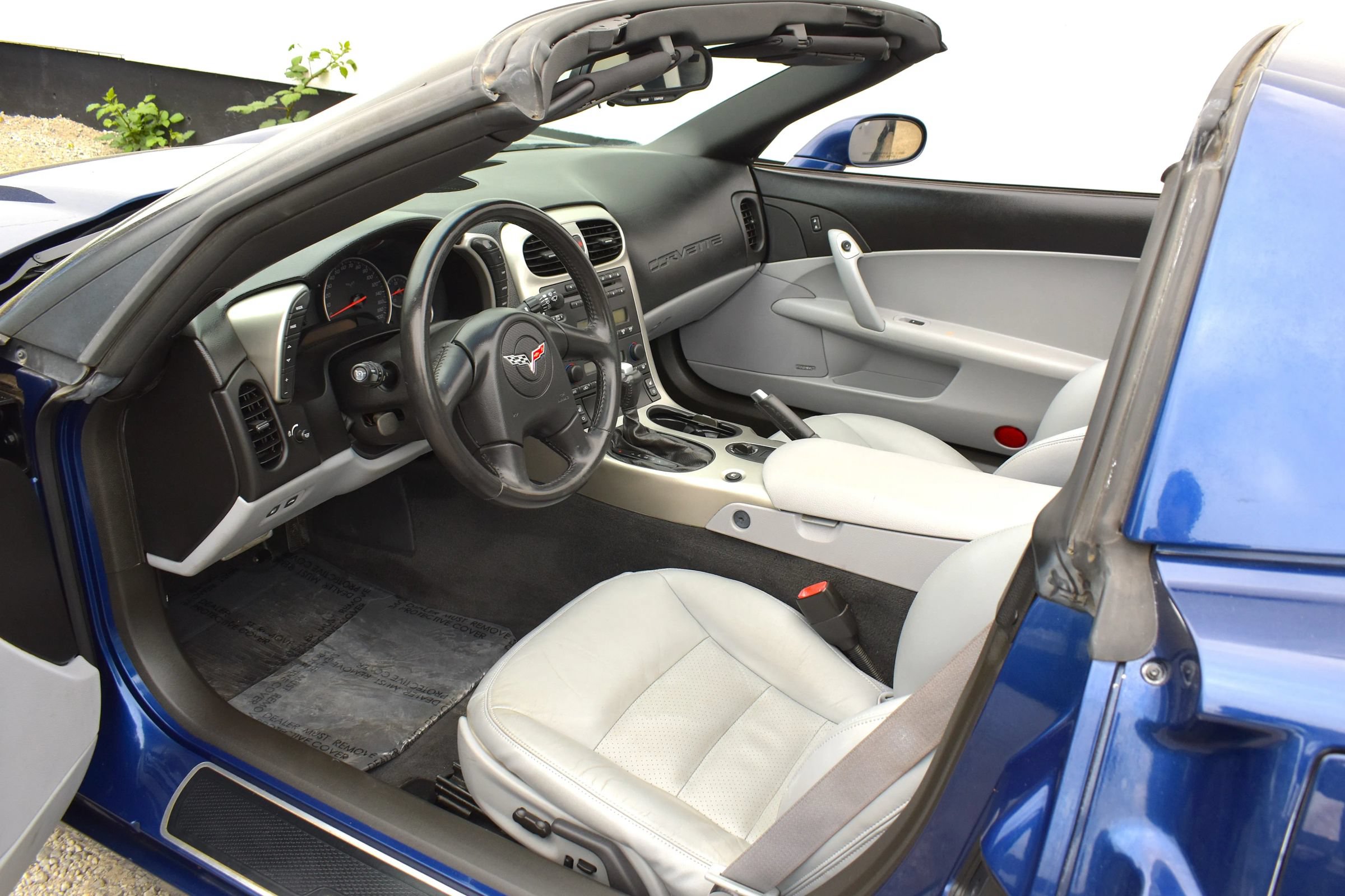 Used 2005 Chevrolet Corvette Coupe w/ Preferred Equipment Group RWD image 53
