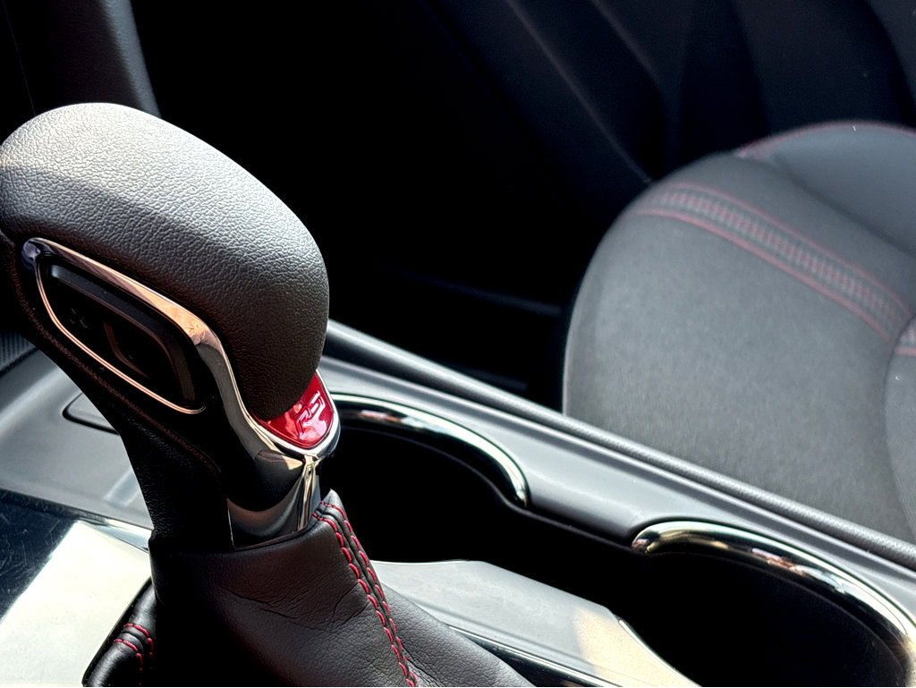 Used 2023 Chevrolet Equinox RS w/ LPO, Floor Liner Package image 14