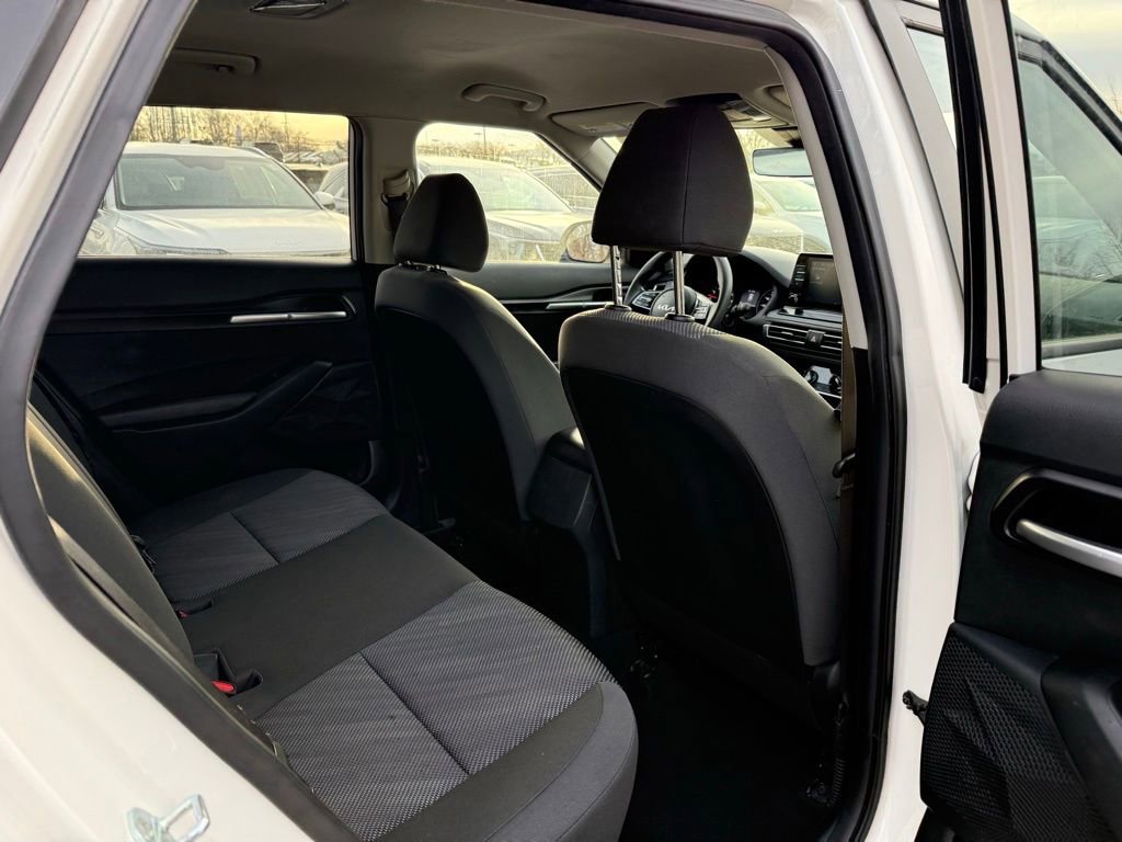 Certified 2023 Kia Seltos LX image 18